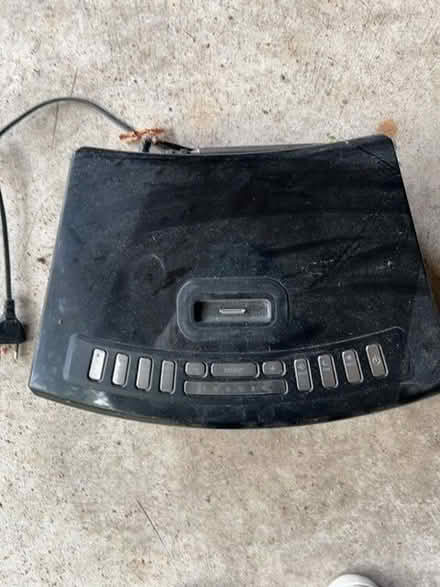 Photo of free Pure radio (Woofferton SY8) #2