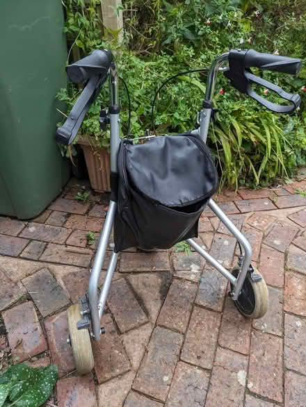 Photo of free 3-wheeler walker (Steyning, near sports centre) #2
