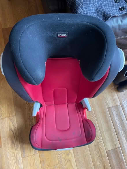 Photo of free Britax Car Seat Kidfix XP 15-36kg (Gerrards Cross SL9) #4