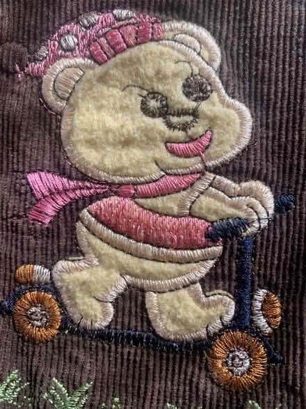 Photo of free embroidered pocket (Bracknell RG12) #3