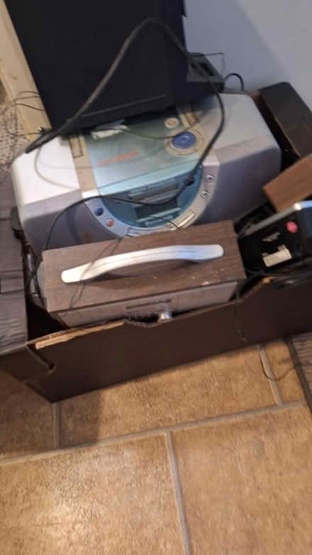 Photo of free hifi. ipod players & more (EN4) #1