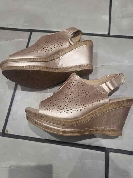 Photo of free Size 4 wedge sandals (BS9) #2