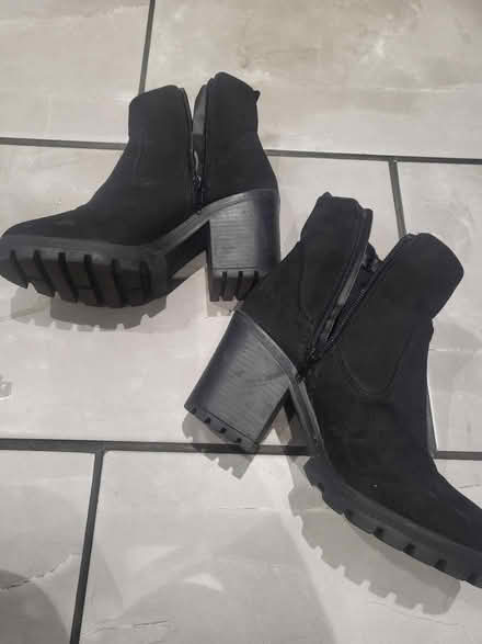 Photo of free New Look faux suede size 4 boots (BS9) #2