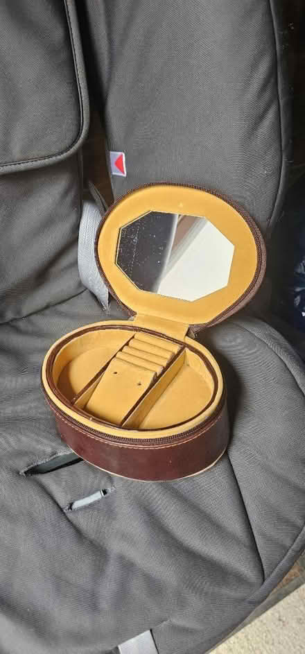 Photo of free Jewellery box (SL3) #1