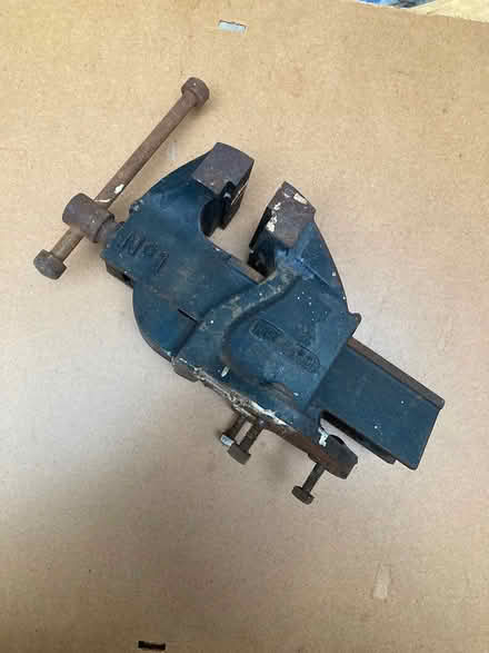 Photo of free Vice (TW9 (Kew)) #1