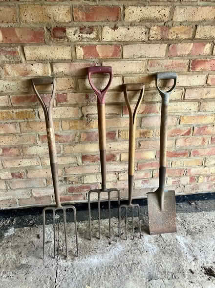 Photo of free Garden spade and forks (Church Crookham GU52) #1