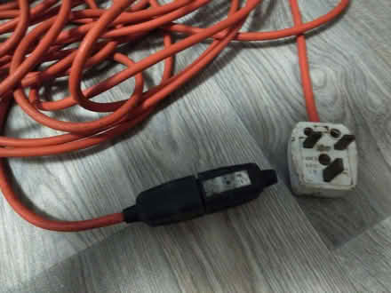 Photo of free long cable with plug and adaptor (Wisewood S6) #2