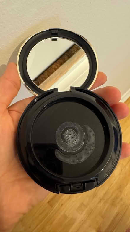 Photo of free Estee Lauder powder box for refills (W4) #2