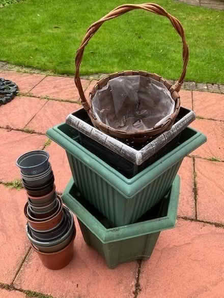 Photo of free Various Planters and pots (Lache CH4) #1