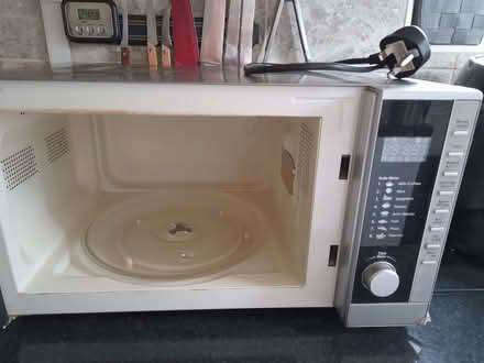 Photo of free Microwave 900w (Enfield EN1) #3