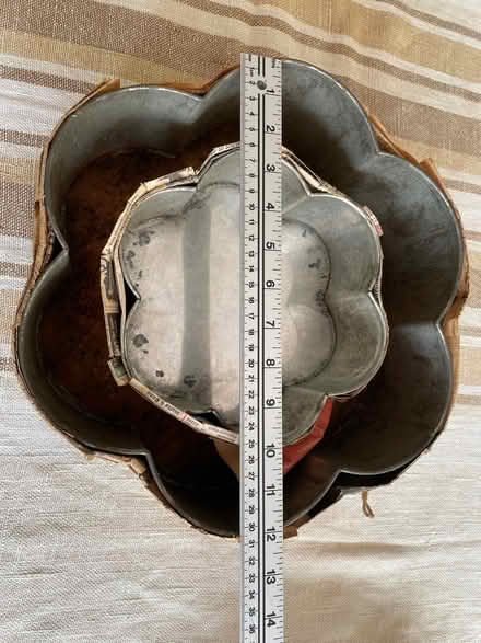 Photo of free 2x Petal shaped cake tin (Datchet SL3) #1