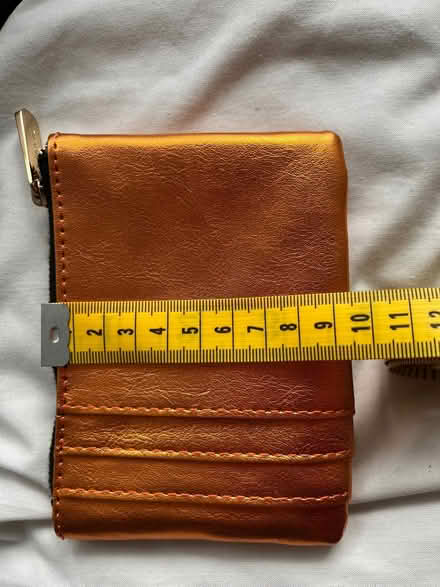Photo of free Small wallet or mini purse (Emlyn Gardens W3) #3