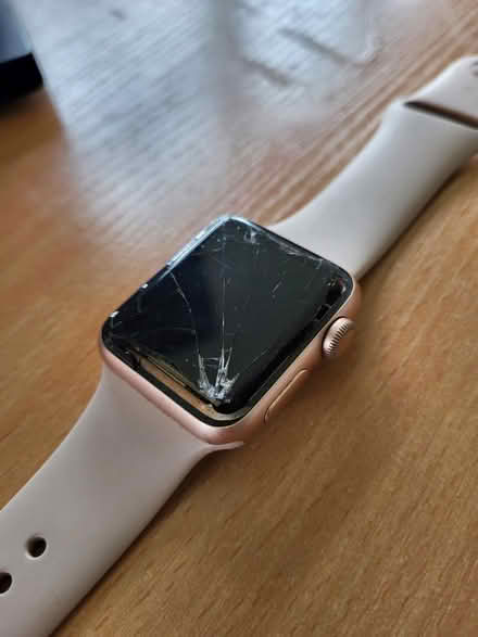 Photo of free Apple watch series 3 (Everton SO41) #2