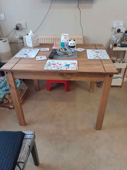 Photo of free Dining table and 4 chairs (Manor Top S2) #4