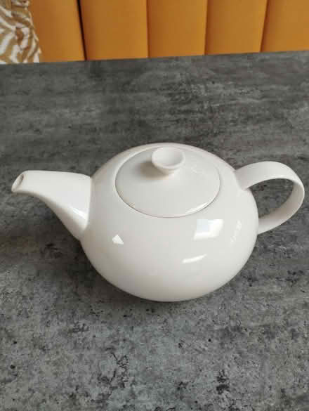 Photo of free Teapot (East grinstead, Furzefield) #1