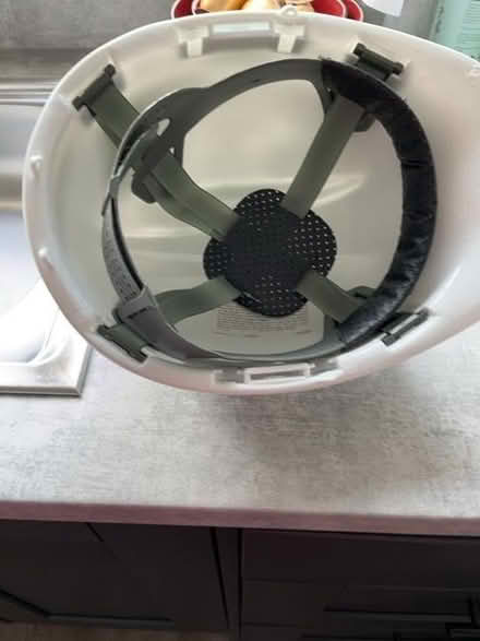 Photo of free White hard hat (Cambusbarron FK7) #2