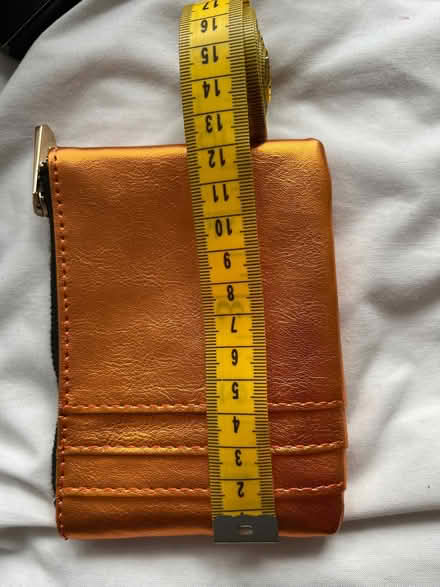 Photo of free Small wallet or mini purse (Emlyn Gardens W3) #2