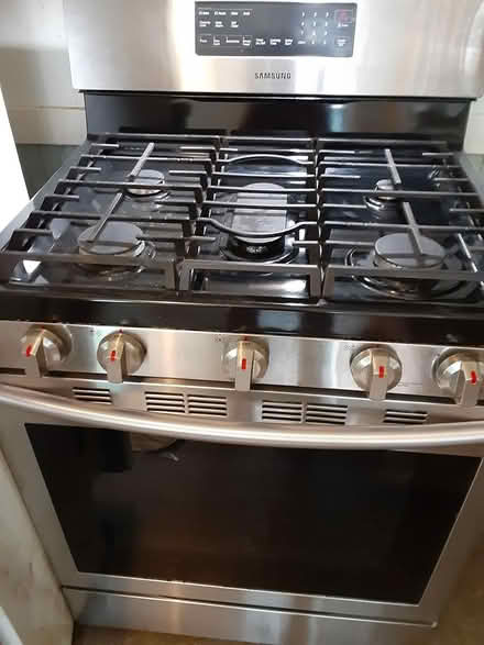 Photo of free gas stove-excellent condition (Jamaica Plain) #1