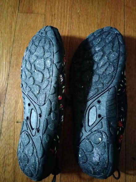 Photo of free Women water shoes size M7-8B (20818) #2