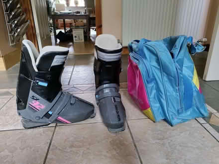 Photo of free Men's Ski boots UK size 101⁄2 and boot bag (Buckskin RG22) #1