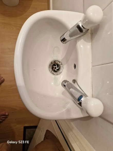 Photo of free Small sink & taps (DE14) #2