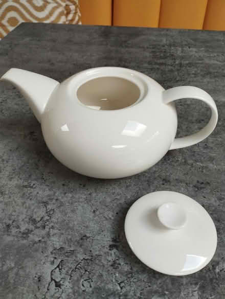 Photo of free Teapot (East grinstead, Furzefield) #2