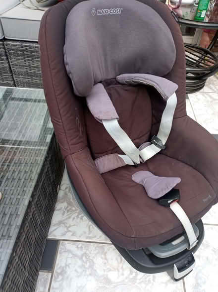 Photo of free Maxicosi Car Seat and Base (Hockley Heath CP B94) #1