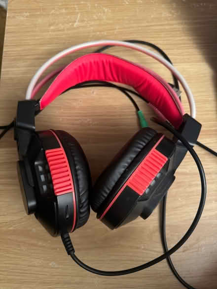 Photo of free Headphones (Eye, PE6) #1