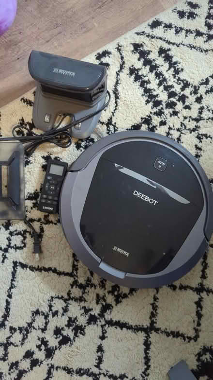 Photo of free Ecovacs Deebot M81 Pro (Middletown, NY) #1