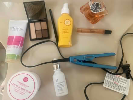 Photo of free Various Used Bathroom Items (Redwood Shores) #1