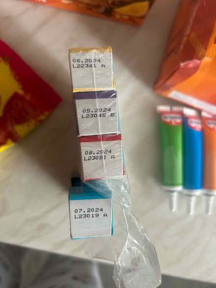 Photo of free FOOD: Rainbow Food Colouring Tubes (AB10) #4