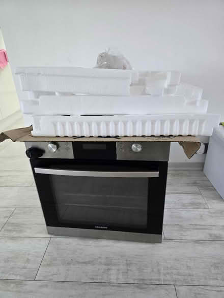 Photo of free Samsung oven-built-in (SG2) #4