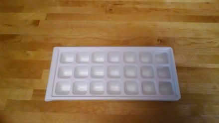 Photo of free Plastic Ice Cube Tray (Saint Thomas Ward EX2) #1