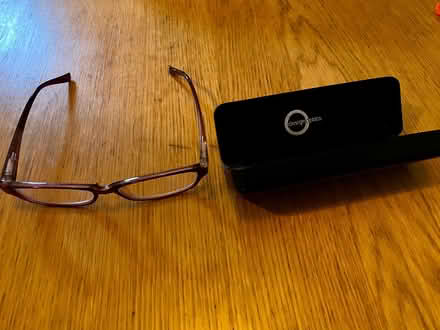 Photo of free Reading glasses +1 (TW11 Teddington) #1