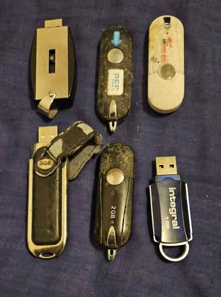 Photo of free USB Memory Sticks (Highway SL6) #1