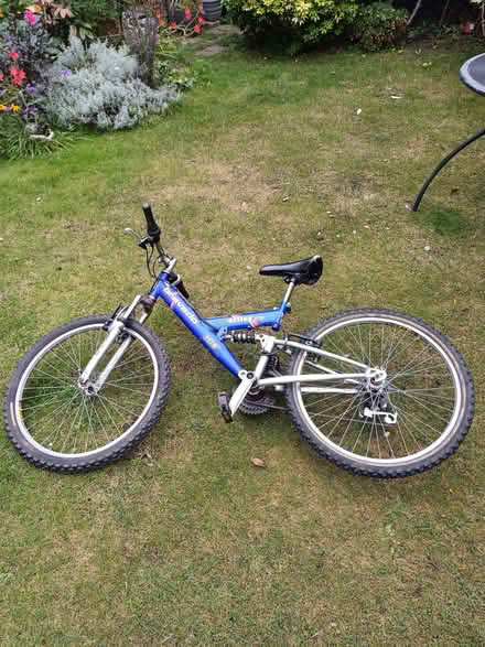 Photo of free Used bicycle (Little Heath RM6) #1