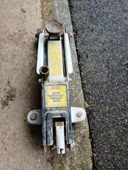Photo of free Trolley jack (CT5) #1
