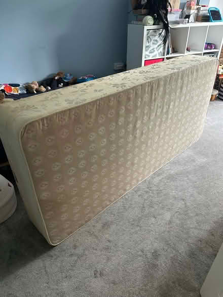 Photo of free Divan single bed BASE ONLY (Beckenham BR3) #1