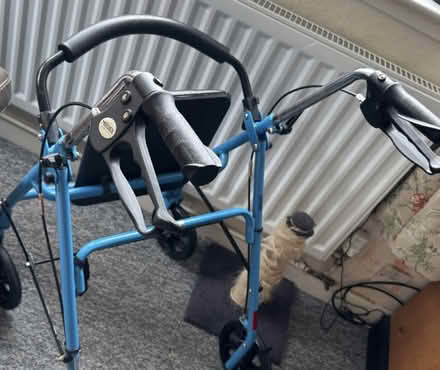 Photo of Seated Walker (Telford TF2 Ketley Bank) #2