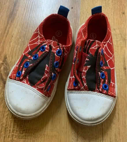 Photo of free Shoes for 3years old (+-)/size 6/7 (GU12) #1