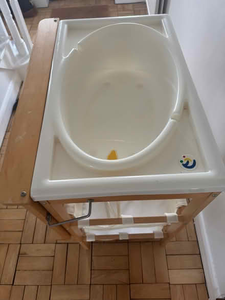 Photo of free Baby changing table and bath (Roehampton SW15) #1