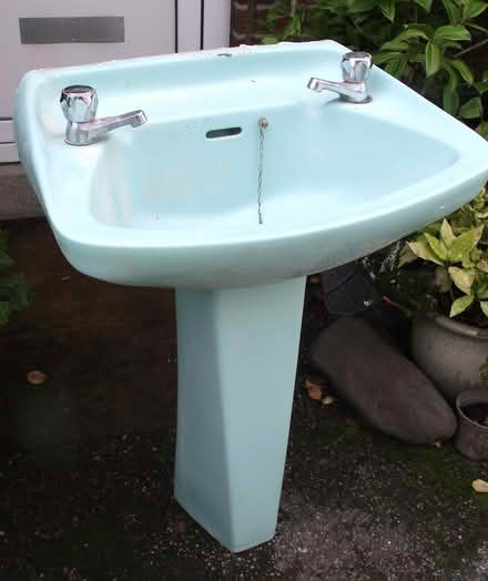 Photo of free Vintage Green Wash Basin & Pedestal (Belper DE56) #1
