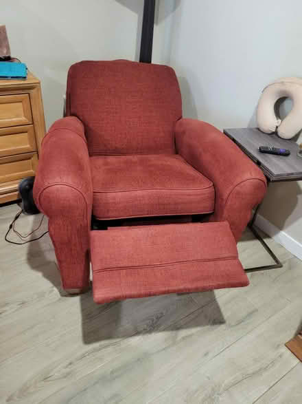 Photo of free Lazy Boy Accent recliner (Metro Verde) #2