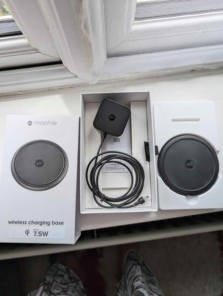 Photo of free Wireless Charger (Welwyn AL6) #1