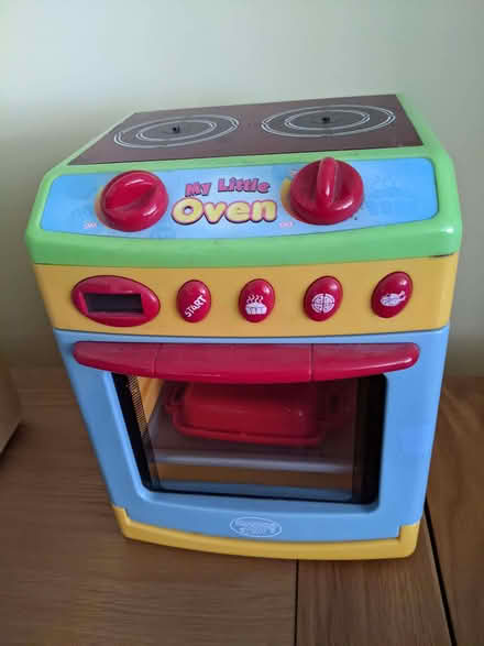 Photo of free A box of toys plus a few books and children's bags (Harpenden AL5) #3