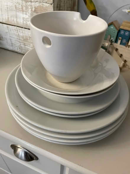Photo of free Plates and bowls (London Colney.) #1