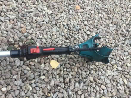 Photo of free Petrol Makita DBC260L strimmer for parts or repair (Malvern Link WR13) #2