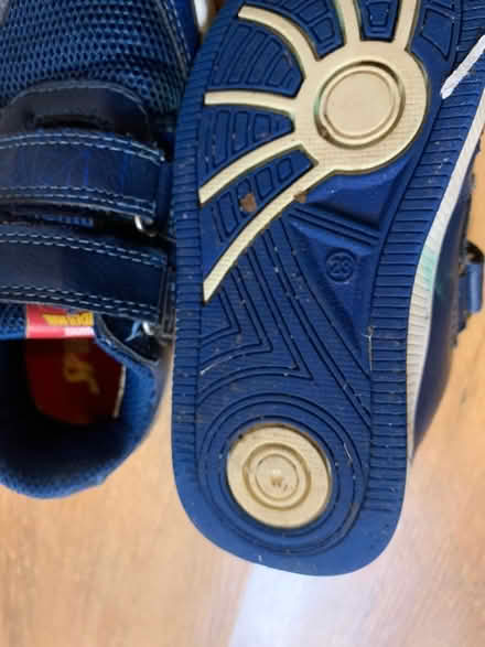 Photo of free Shoes for 3years old (+-)/size 6/7 (GU12) #4