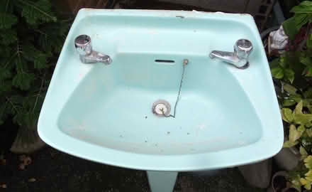 Photo of free Vintage Green Wash Basin & Pedestal (Belper DE56) #2