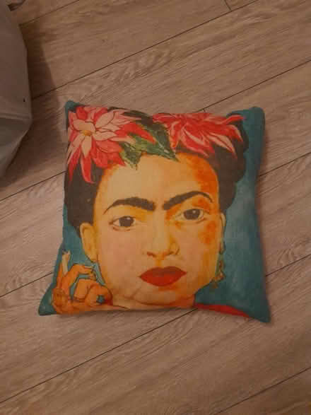 Photo of free Frida kahlo cushion (Sandylands morecambe LA3) #1